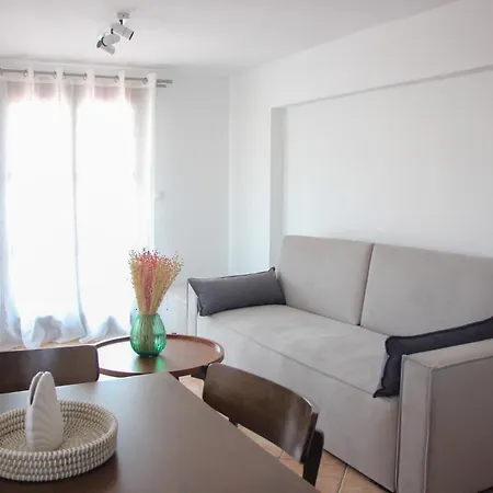 Apartment Pari House *