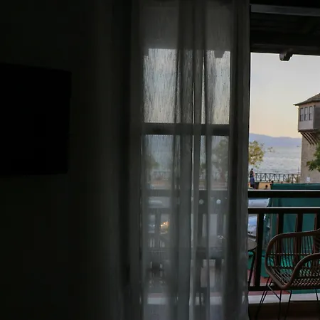 Pari House Уранополис