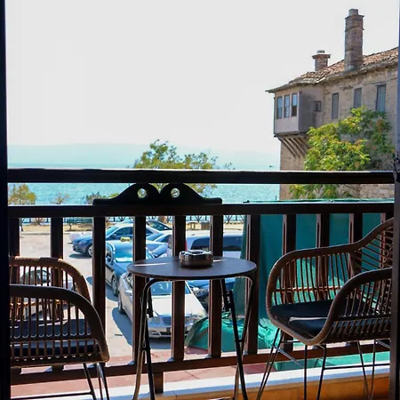 Pari House Апартаменты Уранополис